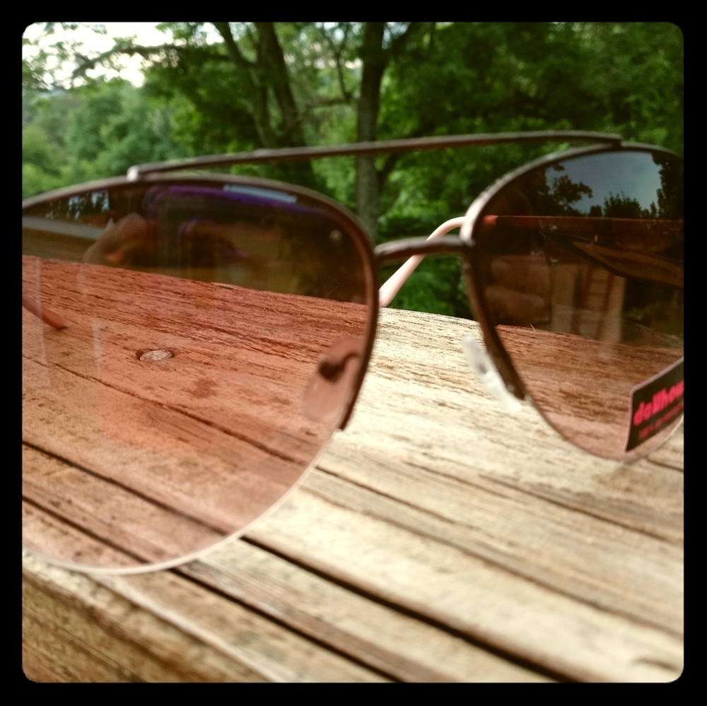 Aviator sunglasses by dollhouse